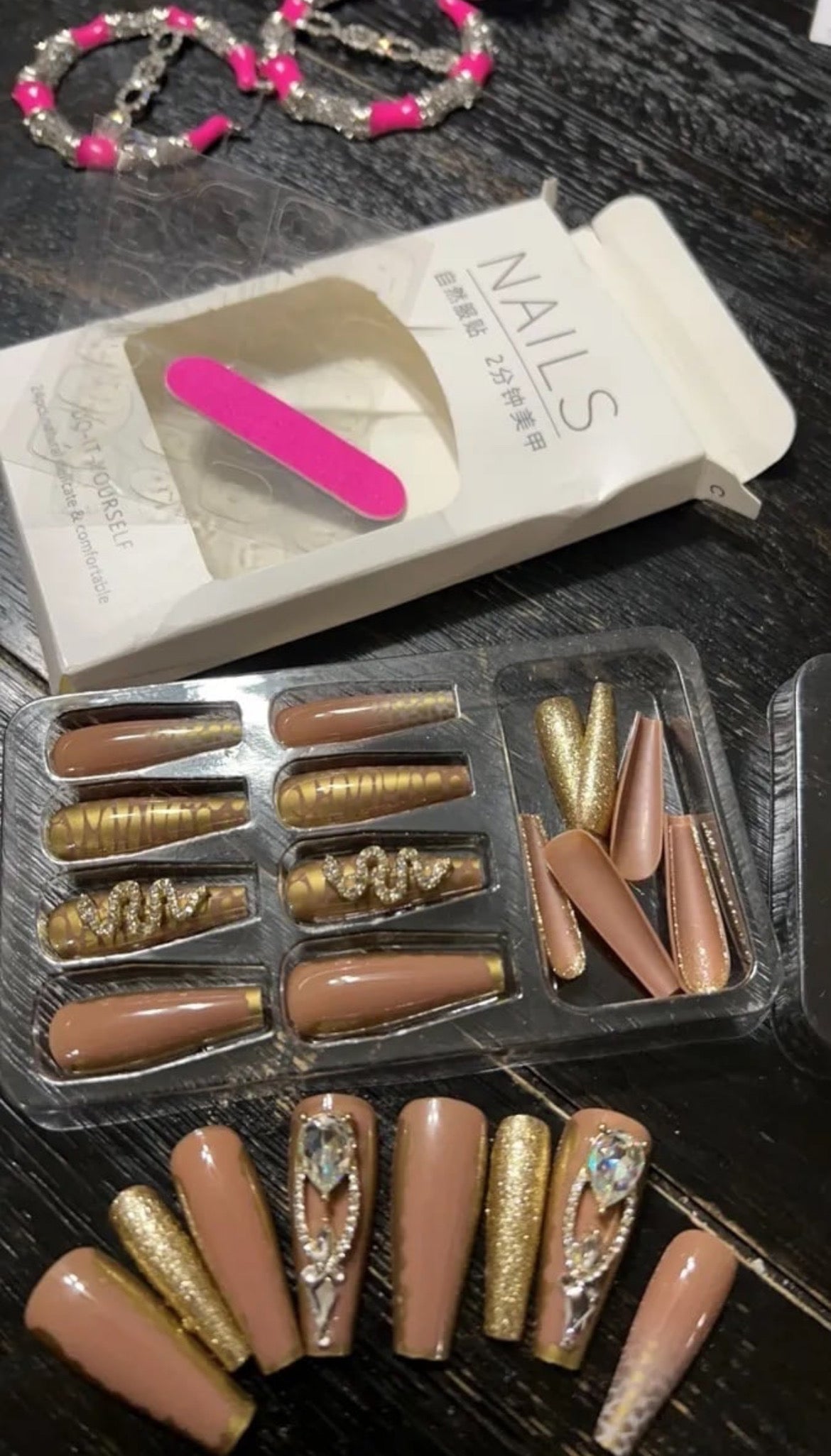 Golden Glitter Press On Nails (24pcs)