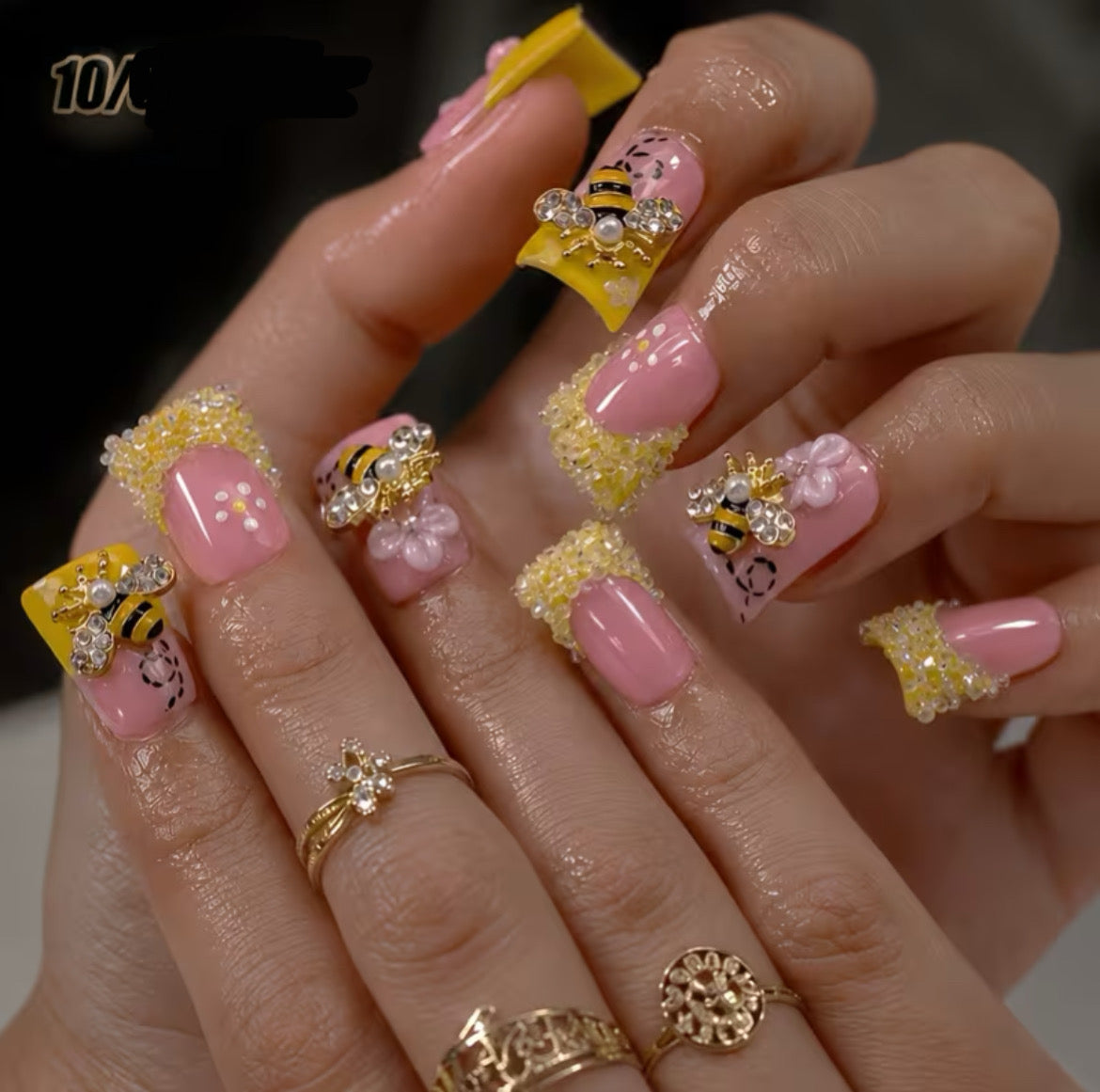 Pearl Bee Nails