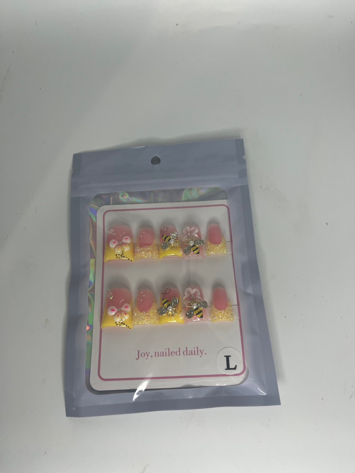 Pearl Bee Nails