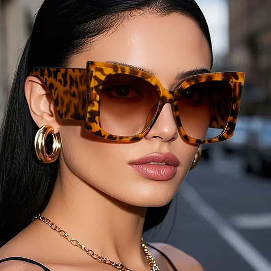 Chic Leopard Sunglasses