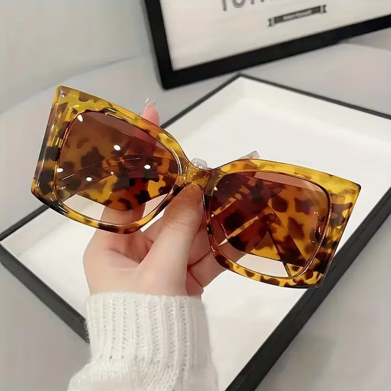 Chic Leopard Sunglasses
