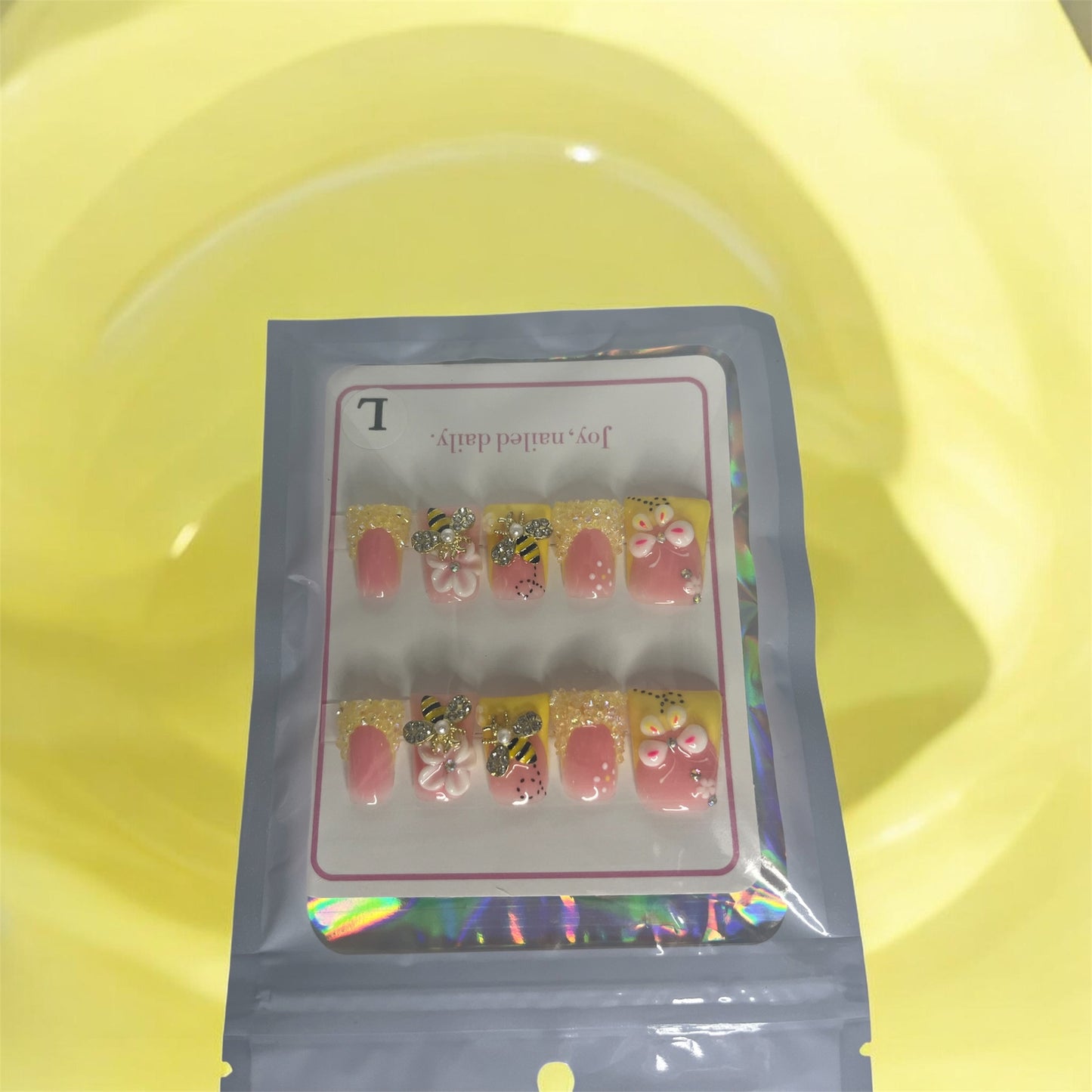Pearl Bee Nails