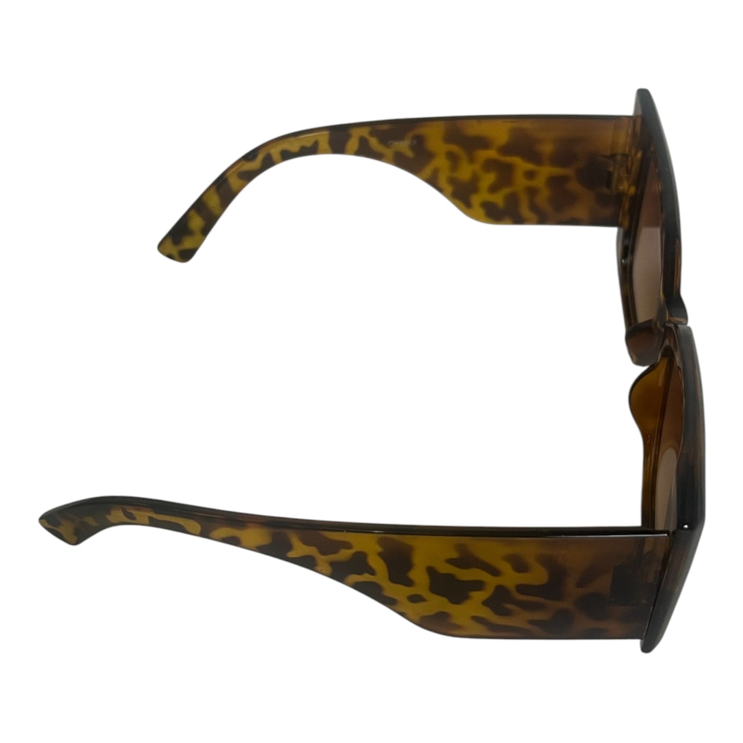 Chic Leopard Sunglasses