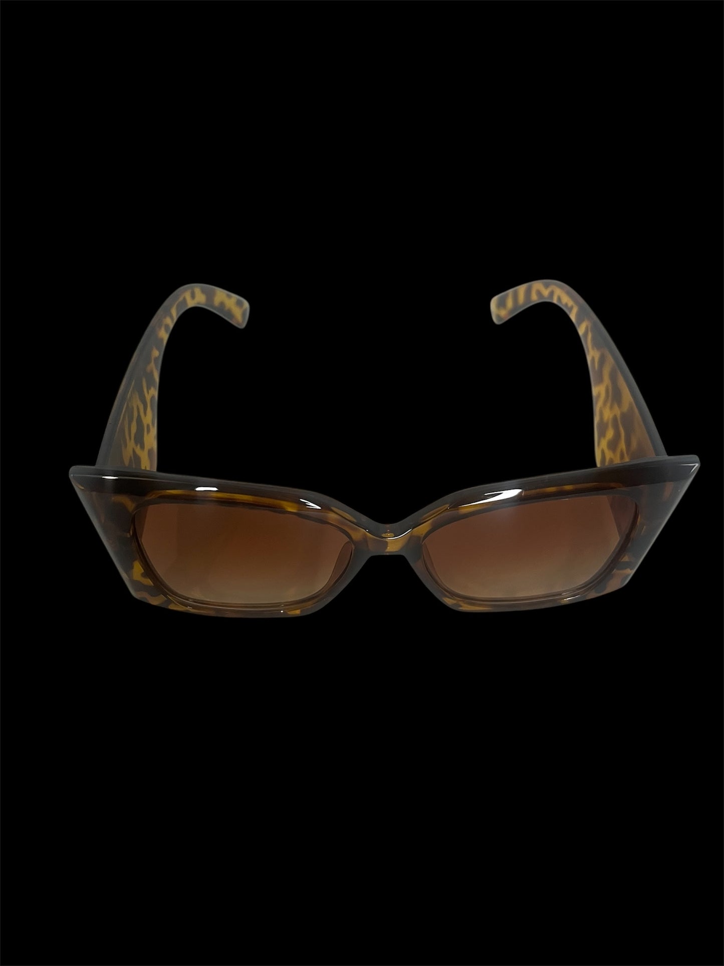Chic Leopard Sunglasses